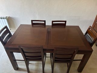Mesa de salón y 6 sillas