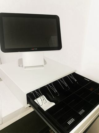 TPV táctil + tiquetera + cajón