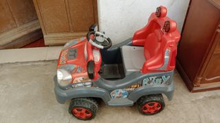 Coche eléctrico infantil