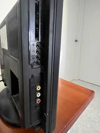 Dos televisores OKI. Los dos juntos por el precio