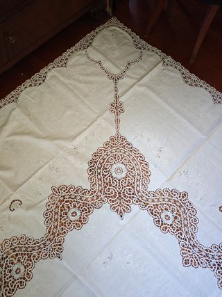 Copriletto Lino Ricamato Antico