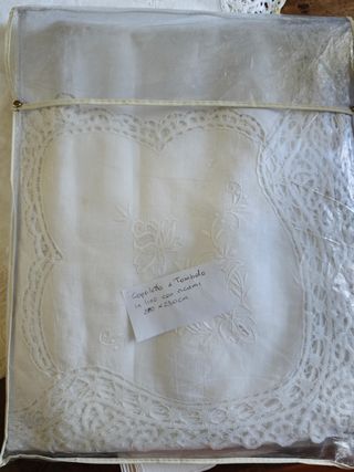 Copriletto Lino Ricamato Antico