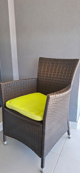 Mesa estilo árabe de mosaico , forja y 2 Sillones.