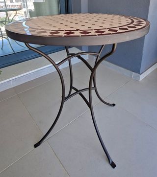 Mesa estilo árabe de mosaico , forja y 2 Sillones.