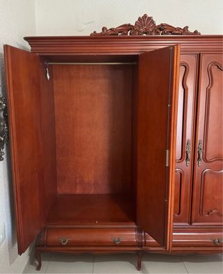 Armario 4 puertas estilo clásico
