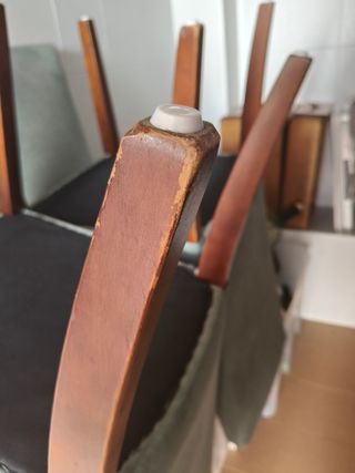 4 Sillas Comedor BANAK - Tela Verde recién tapizad