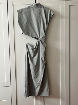 Vestido cut out Zara gris - Talla S