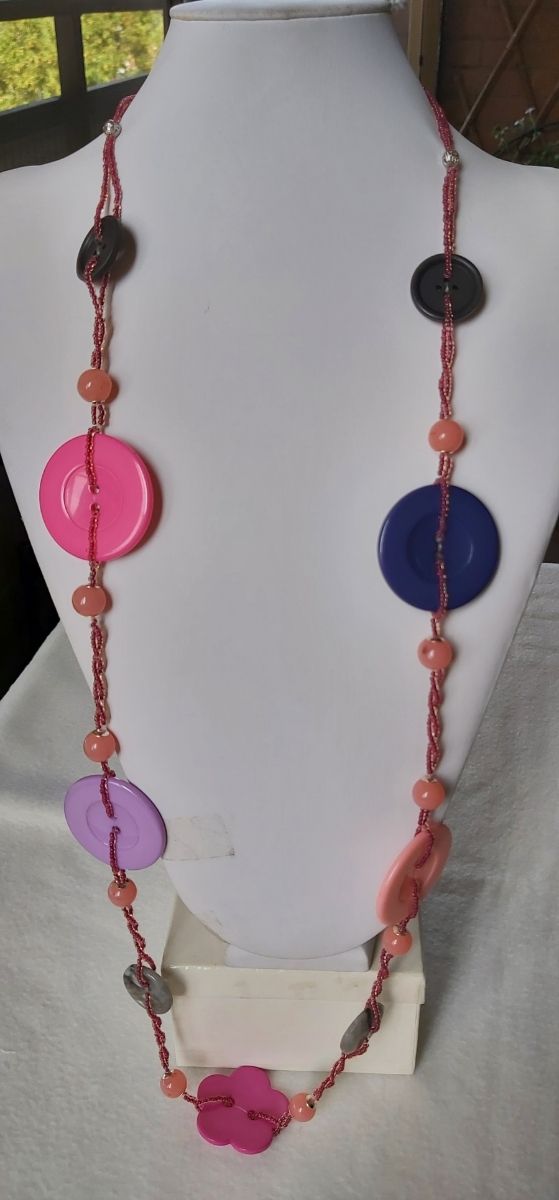 Collana bottoni e perline, multicolore