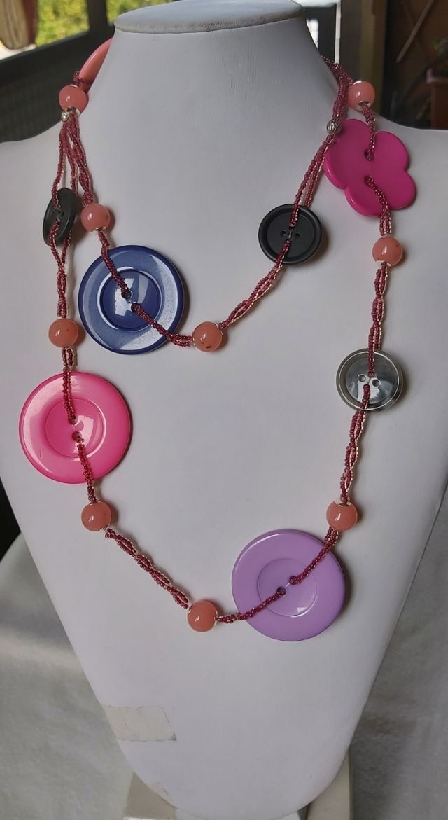 Collana bottoni e perline, multicolore