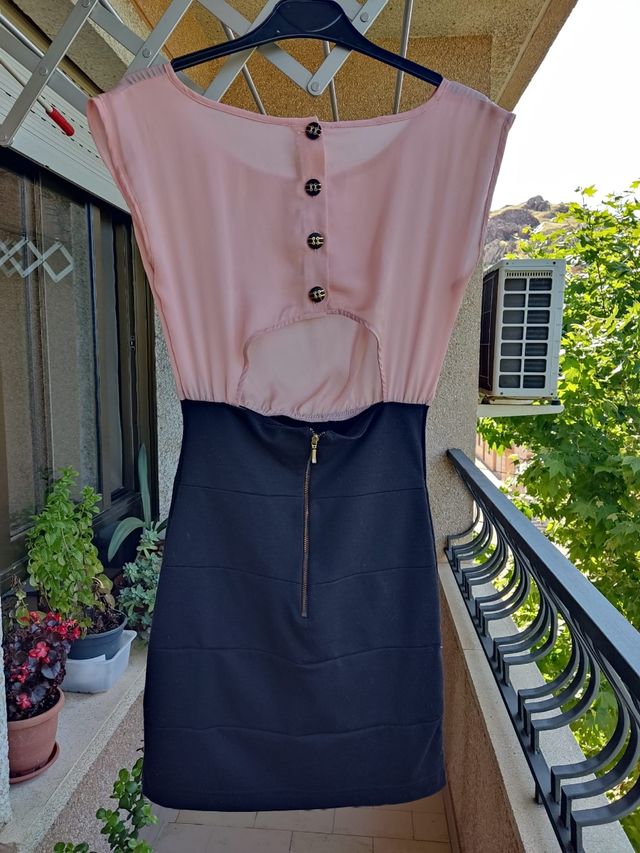 Vestido mini negro y rosa
