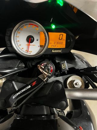 Kawasaki Z1000 - Moto Impecable