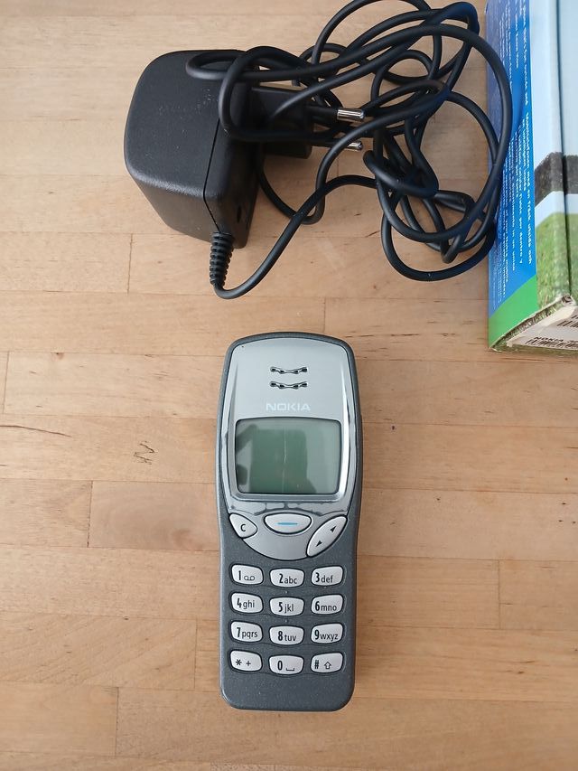 NOKIA 3210