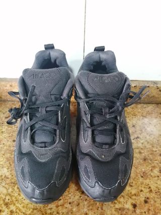 Zapatillas Nike Air Max 200 negras