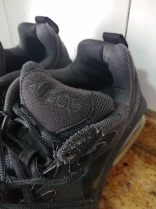 Zapatillas Nike Air Max 200 negras