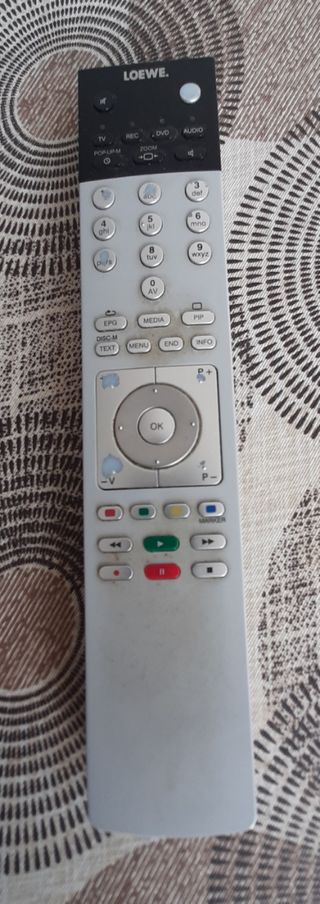 TV Loewe Xelos negra