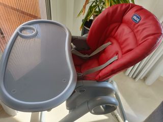 Trona Chicco Polly Magic roja