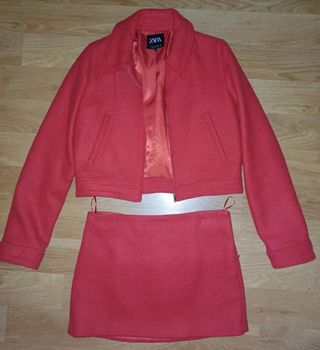 Traje Zara rojo - Talla S (falda) XS (chaqueta)