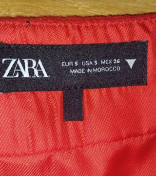 Traje Zara rojo - Talla S (falda) XS (chaqueta)