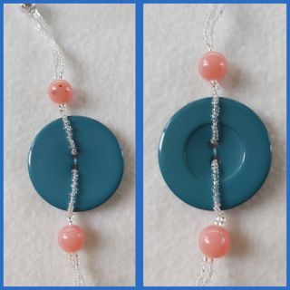 Collana con bottoni, resine e perline, multicolor