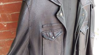 Chaqueta piel Hugo Boss negra