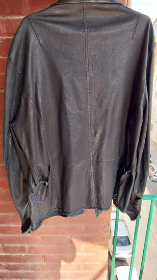 Chaqueta piel Hugo Boss negra
