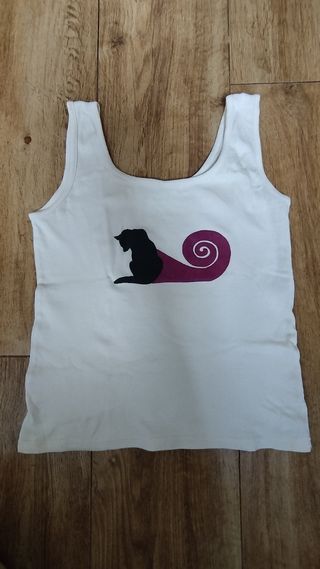 Camiseta blanca gato morado