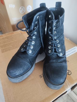 Botas MIM Shoes negras con acabado terciopelo