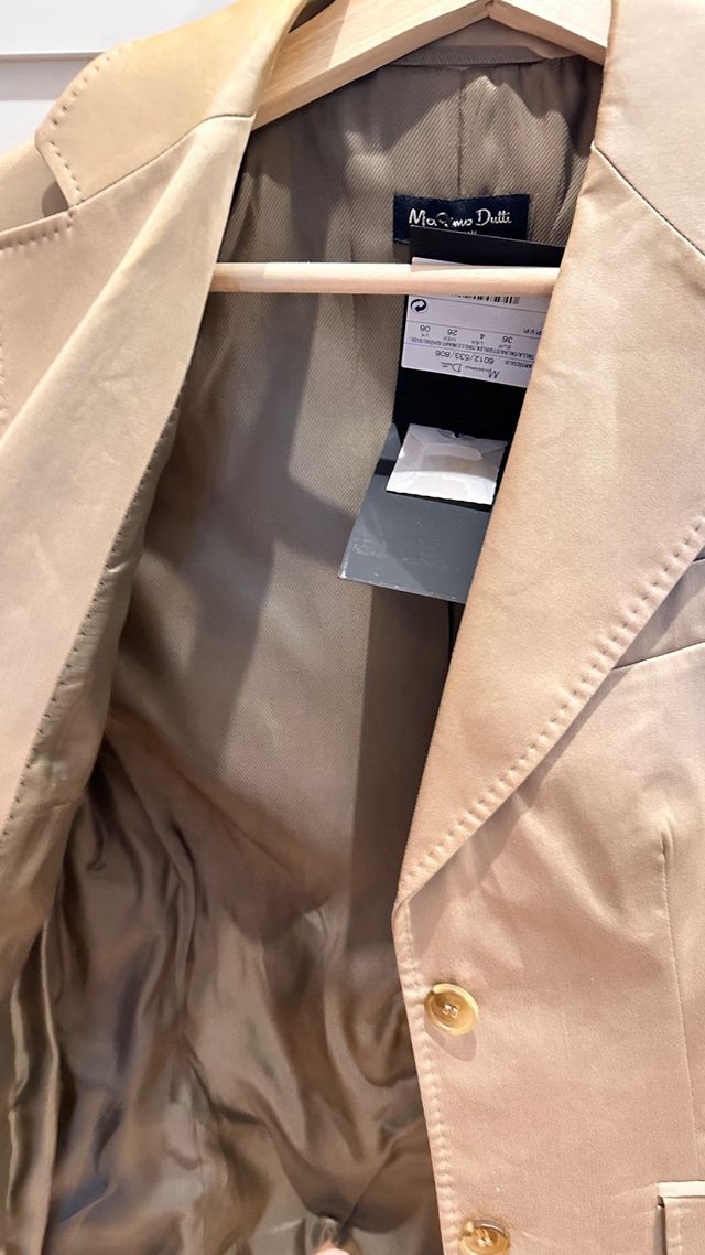 Traje nuevo de Massimo Dutti color champagne mujer