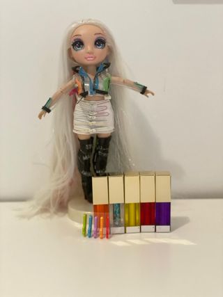 Muñeca Rainbow High + labiales