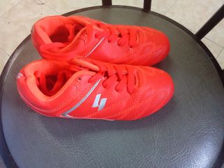 Botas fútbol niño naranja 