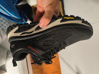 Skechers Arch Fit - Zapatillas hombre negras