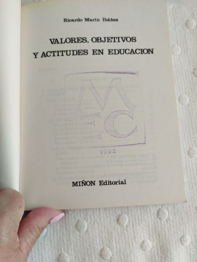 Valores, objetivos y actitudes en educación (S...