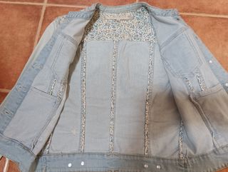 Cazadora vaquera Stradivarius azul