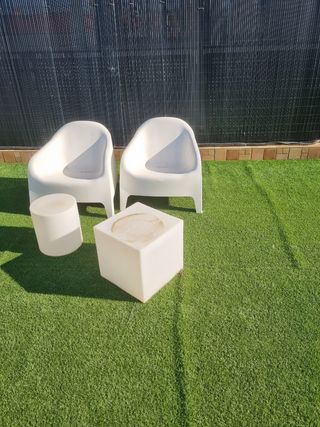 Muebles jardín: 2 butacas + mesa + lámpara