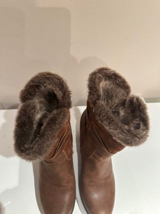 Botines Marrón Pelo Interior.
