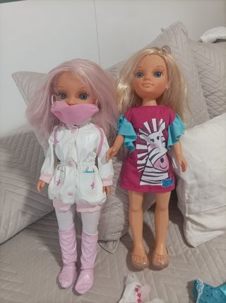 2 Muñecas Nancy + Vestidos