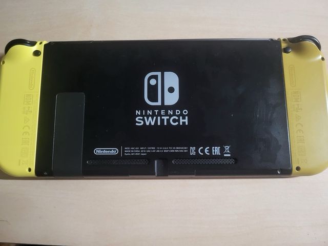 Nintendo Switch Edicion Let’s go + Juegos