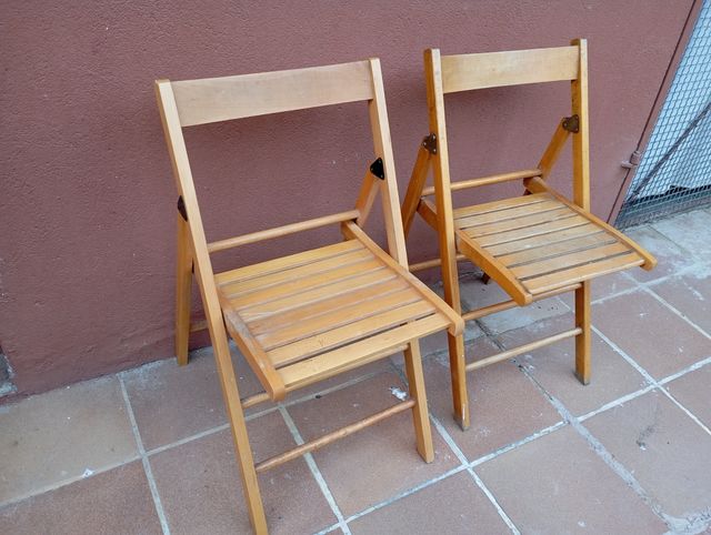 2 Sillas plegables madera