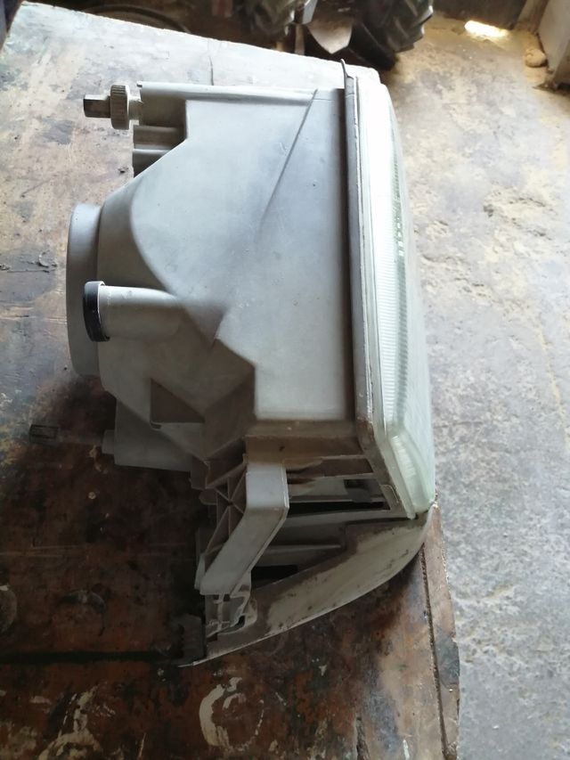 Faro Alfa 33 - usado