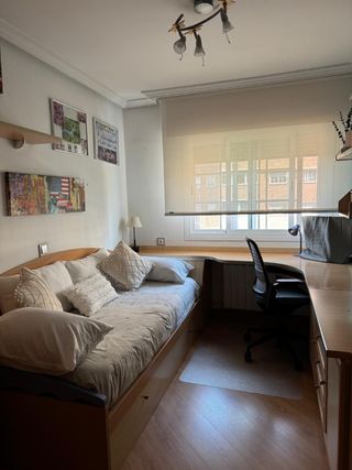 Habitación juvenil completa.