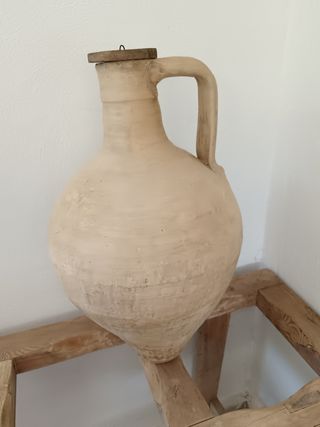 Cántaro barro antiguo