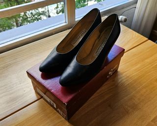 Zapato azul marino de tacón