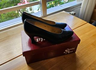 Zapato azul marino de tacón