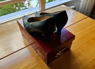 Zapato azul marino de tacón