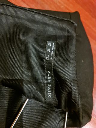 Vestido Zara negro midi