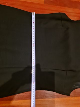 Vestido Zara negro midi