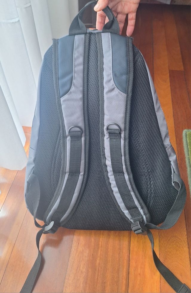 Mochila Benzi - Gris y Negra