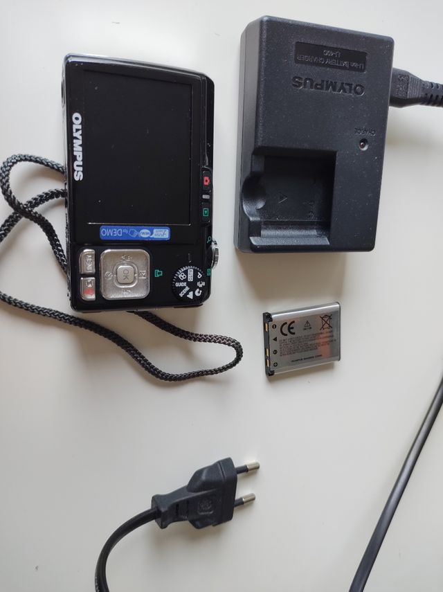 Olympus FE-280 Cámara Digital Negra