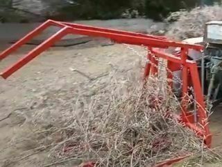 RECOGEDOR DE SARMIENTO DE LEÑA Y RESTOS DE PODA