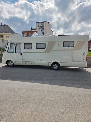 Autocaravana NIESMANN BISCHOFF ARTO 76